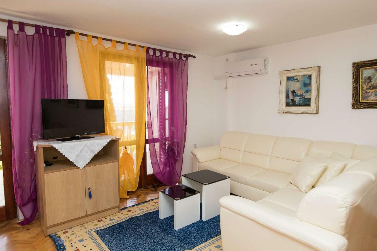 Apartman Ivan Драмал Екстериор снимка